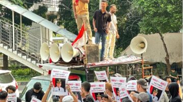 Buntut Kasus Korupsi, FKMP Demo Satono Bupati Sambas Di Gedung KPK RI